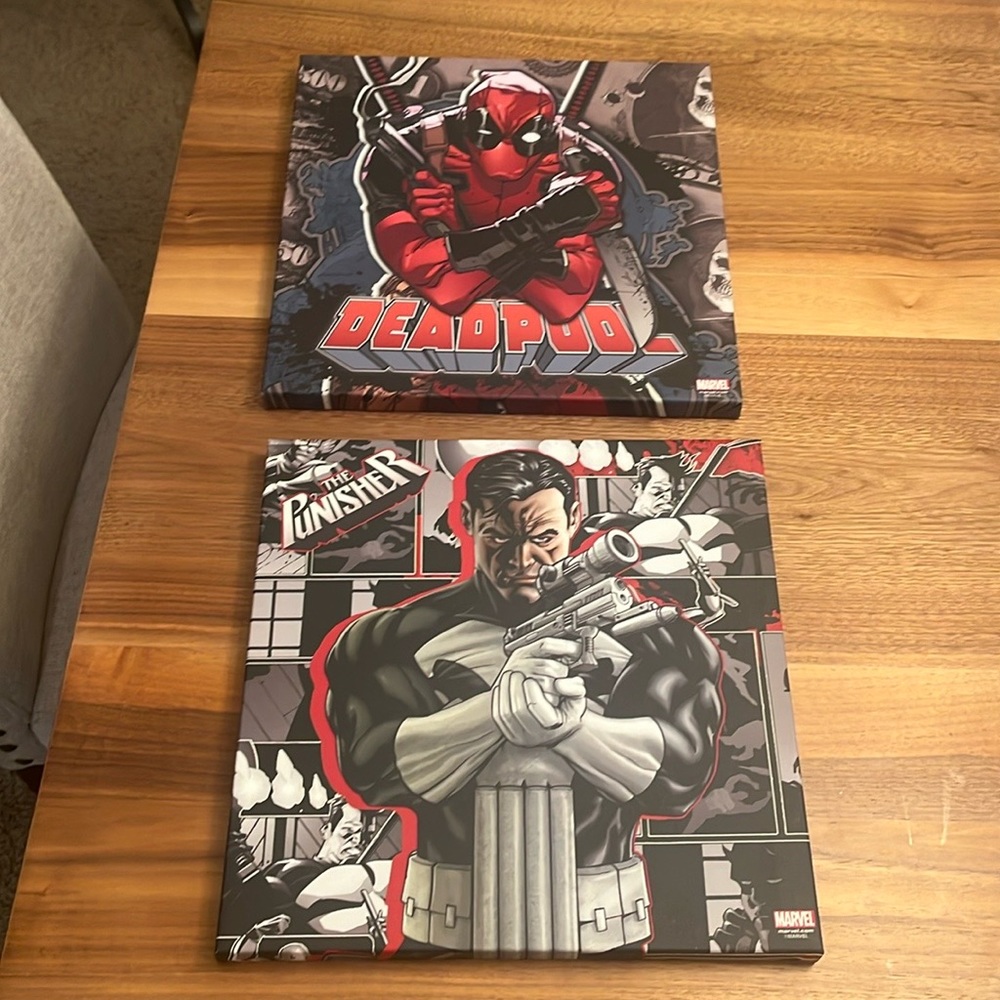 SILVER BUFFALO THE PUNISHER CANVAS and SILVER BUFFALO DEADPOOL 
Excellent